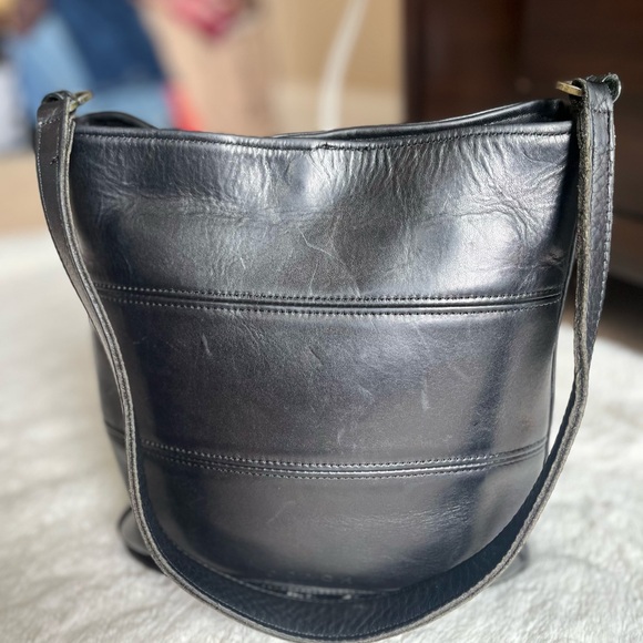 Coach Vintage 9083 Black Leather Shoulder Bucket Hobo Bag - Picture 1 of 14